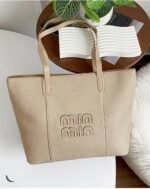 ⁦شنطه كروس MIU MIU⁩ - الصورة ⁦2⁩