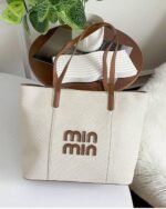 ⁦شنطه كروس MIU MIU⁩ - الصورة ⁦5⁩