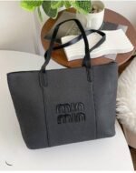 ⁦شنطه كروس MIU MIU⁩ - الصورة ⁦7⁩