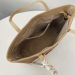 ⁦شنطه كروس MIU MIU⁩ - الصورة ⁦8⁩